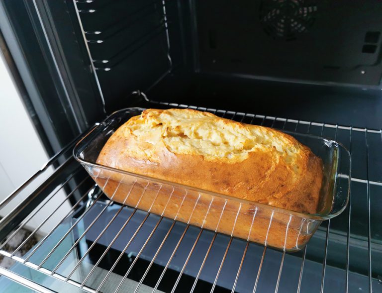 Sin horno, no hay problema: Cómo hornear pasteles y panes en el microondas